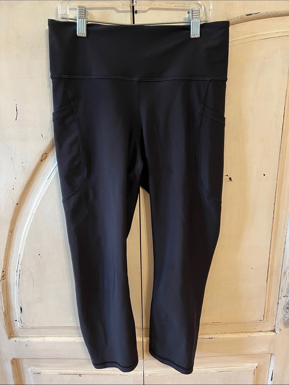 Old Navy Active Powersoft High-Rise Leggings Black Pockets Size M
